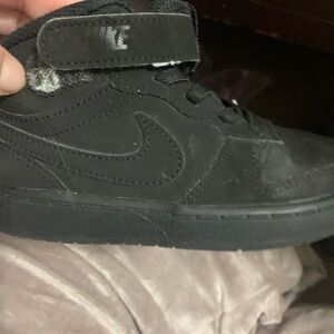 Right Nike high top Air Force